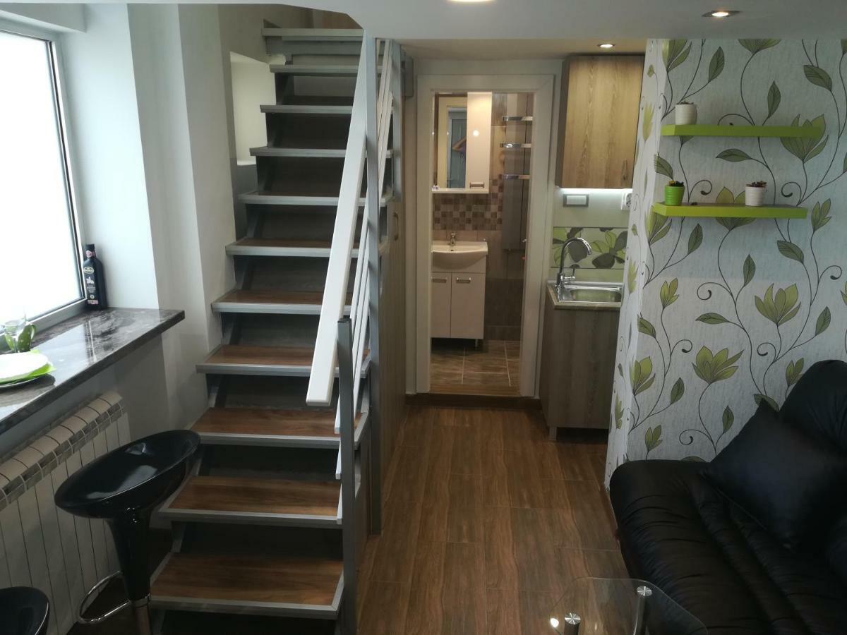 Classy And Cozy - Parking - 3 Beds - Near Center Novi Sad Exterior photo