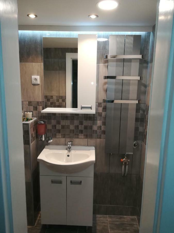 Classy And Cozy - Parking - 3 Beds - Near Center Novi Sad Exterior photo